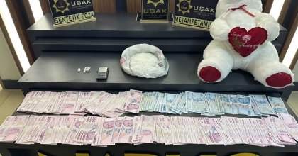 PELUŞ AYININ İÇİNE GİZLEMİŞLER