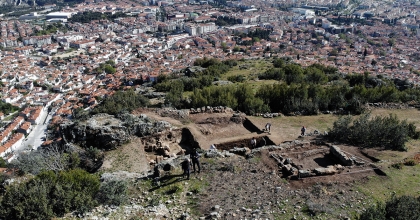 4 BİN 500 YILLIK YAŞAMIN İZLERİ