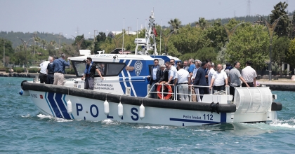 ALİAĞA SAHİLİNDE DENİZ TEMİZLİĞİ YAPILDI  