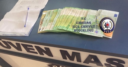 YOLDA BULDUĞU 4 BİN EURO’YU SAHİBİNE TESLİM ETTİ