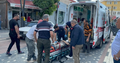 BELEDİYE İNŞAATINDAN 2 YABANCI İŞÇİ İSKELEDEN DÜŞTÜ