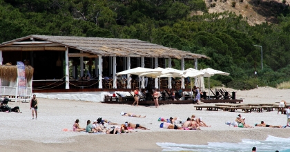 TRAFİK TIKANDI PLAJLAR DOLDU