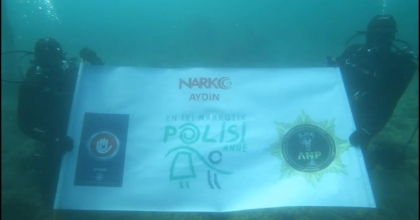 UYUŞTURUCUNUN ZARARLARINA DENİZALTINDA DİKKAT ÇEKTİLER