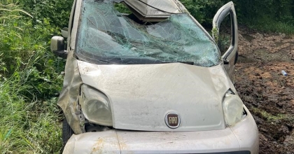 ANNE OĞUL TAKLA ATAN ARAÇTA CAN VERDİLER