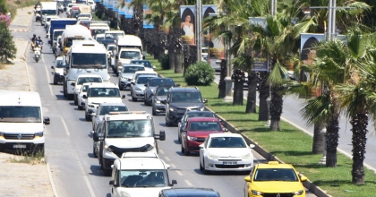 BODRUM'A BİR GÜNDE 25 BİN ARAÇ GİRİŞ YAPTI