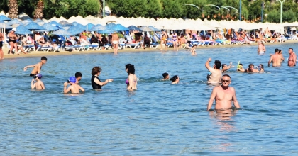 BODRUM SAHİLLERİNDE ADIM ATACAK YER KALMADI  