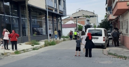 CAM BALKON TAKAN İŞÇİ, İKİNCİ KATTAN DÜŞTÜ