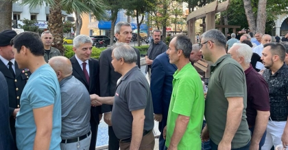 DENİZLİ'DE PROTOKOL ÜYELERİ VATANDAŞLARLA BAYRAMLAŞTI