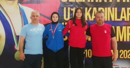 DENİZLİLİ GÜREŞÇİ TÜRKİYE İKİNCİSİ OLDU