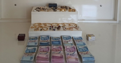 GİRDİĞİ EVDEN 2 MİLYON TL'LİK ZİYNET EŞYASI ÇALAN HIRSIZ YAKALANDI