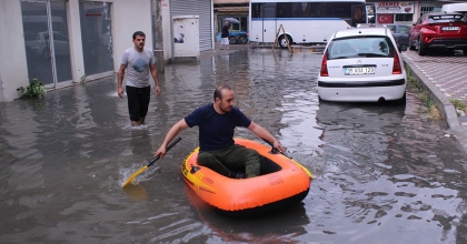 GÖLE DÖNEN SOKAKTAN BOTLA GEÇTİ  