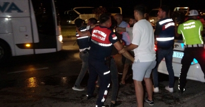 İKİ ARACIN HURDAYA DÖNDÜĞÜ KAZADA ALKOLLÜ ÇIKAN DİŞ HEKİMİNE MEYDAN DAYAĞI 