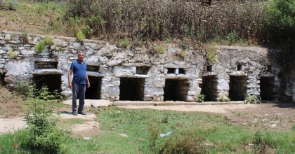 ŞAHNALI'NIN TARİHİ SEKİZPINARLAR'I ESKİ GÜNLERİNE KAVUŞMAYI BEKLİYOR