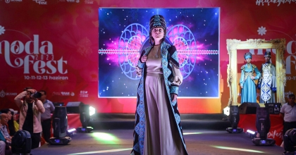 MODAFEST'TE GEÇMİŞTEN GÜNÜMÜZE ANADOLU KADINLARI DEFİLESİ   