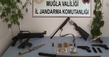 4 SİLAH TACİRİ YAKALANDI