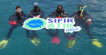 ÖLÜDENİZ’DE SU ALTI VE KOY TEMİZLİĞİ YAPILDI    