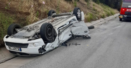 OTOBANDA KONTROLDEN ÇIKAN OTOMOBİL TERS DÖNDÜ