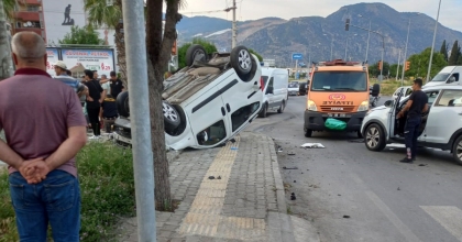 SÖKE'DE TRAFİK KAZASI: 1'İ ÇOCUK 5 YARALI   