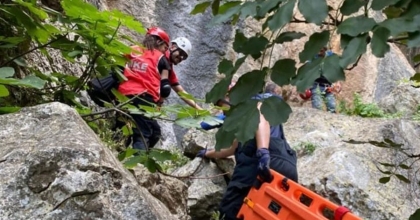 SPİL DAĞI'NA TIRMANIŞ YAPARKEN DÜŞEN DAĞCI KURTARILDI 