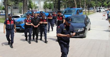 UYUŞTURUCU OPERASYONUNDA YAKALANAN 4 KİŞİDEN 2’Sİ TUTUKLANDI  