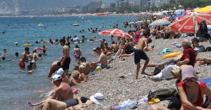 ANTALYA’DA TERMOMETRELER 41 DERECEYİ GÖRDÜ