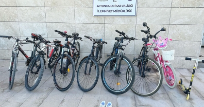 BİSİKLET, SCOOTER VE AYAKKABI ÇALAN 2 ŞAHSI POLİS YAKALADI