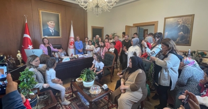 TBMM BAŞKANVEKİLİ KARACA’YA ADD’Lİ ÇOCUKLARDAN ANLAMLI ZİYARET