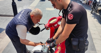 KUŞADASI'NDA KURALLARA UYMAYAN MOTOSİKÇETÇİLERE REKOR CEZA