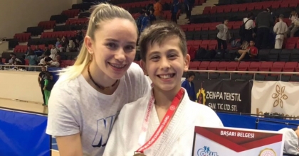 JUDOCU ÇOCUKLAR BAŞARIYA DOYMUYOR