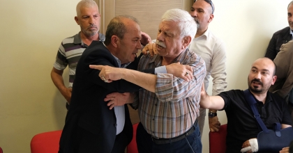 MANİSA CHP’DE KURULTAY TALEBİ ORTALIĞI KARIŞTIRDI