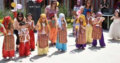 ÖZEL ÖĞRENCİLER İLK MEZUNİYET HEYECANINI YAŞADI