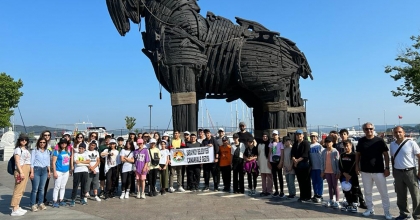 ÇANAKKALE RUHUNU YAŞATTILAR, ÖDÜLÜ BAŞKANDAN ALDILAR