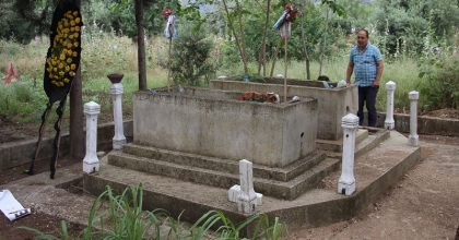 ŞEN EFE’NİN GİZEMLİ MEZARLIK ÇALIŞMASI ÖLÜNCE ORTAYA ÇIKTI