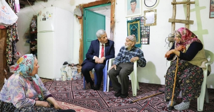 ACIPAYAM BELEDİYE BAŞKANI ŞEVKAN'DAN ŞEHİT VE GAZİ AİLELERİNE BAYRAM ZİYARETİ