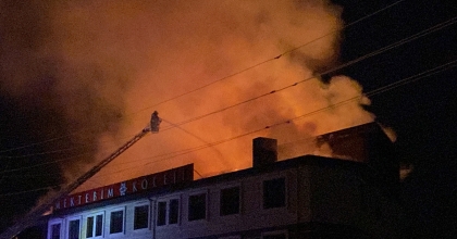 TADİLAT SIRASINDA OKULDA YANGIN ÇIKTI