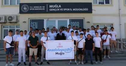 GÖNÜLLÜ GENÇLER 'ANADOLUYUZBİZ' PROJESİ ÇERÇEVESİNDE MUĞLA'YA GELDİ