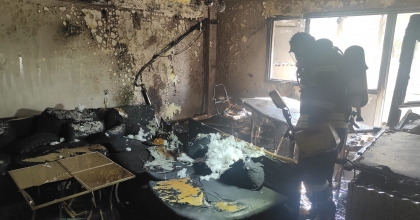 YANGINDA MAHSUR KALANLARI İTFAİYE KURTARDI