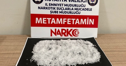 POLİSİN DURDURDUĞU ARAÇTAN METAMFETAMİN ÇIKTI