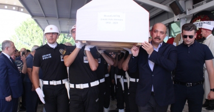 EMNİYET MÜDÜRÜNÜN BABASI GÖZYAŞLARIYLA DEFNEDİLDİ
