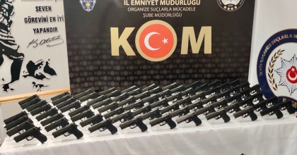 RUHSATSIZ SİLAH DEPOSUNA BASKIN