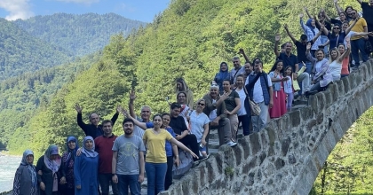 ÇÖL SICAKLARINDAN KAÇIP KARADENİZ'E GİDİYORLAR