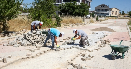 BOZULAN YOL VE KALDIRIMLARA HIZLI ONARIM