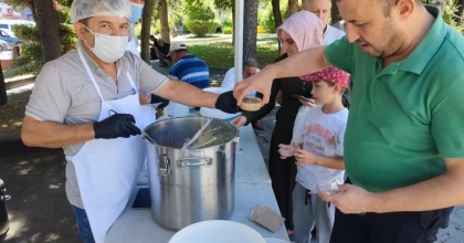 VATANDAŞLARA AŞURE İKRAMI