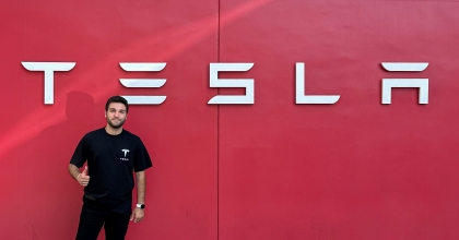 HAYALLERİ GERÇEK OLDU, TESLA'DA İŞE GİRDİ