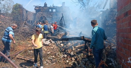 YANGINDA 3 EV KULLANILAMAZ HALE GELDİ