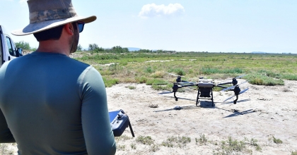 İZMİR’DE SİVRİSİNEK İLE DRONLU MÜCADELE  