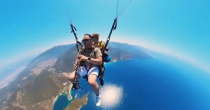 HEM UÇTU, HEM KLARNET ÇALDI