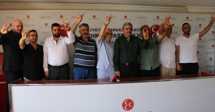 MHP AYDIN’DA YENİ ÜYELERE ROZETLERİ TAKILDI   