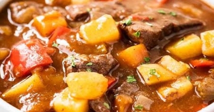 Macar Gulaş Nasıl Yapılır? Lokum Gibi Etin Tarifi