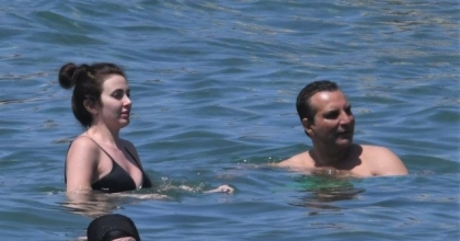 Rafet El Roman Sevgilisi İle Tatilde!